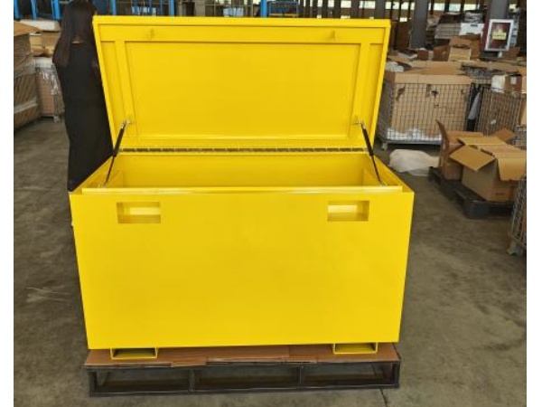 Customizable durable heavy duty tool box