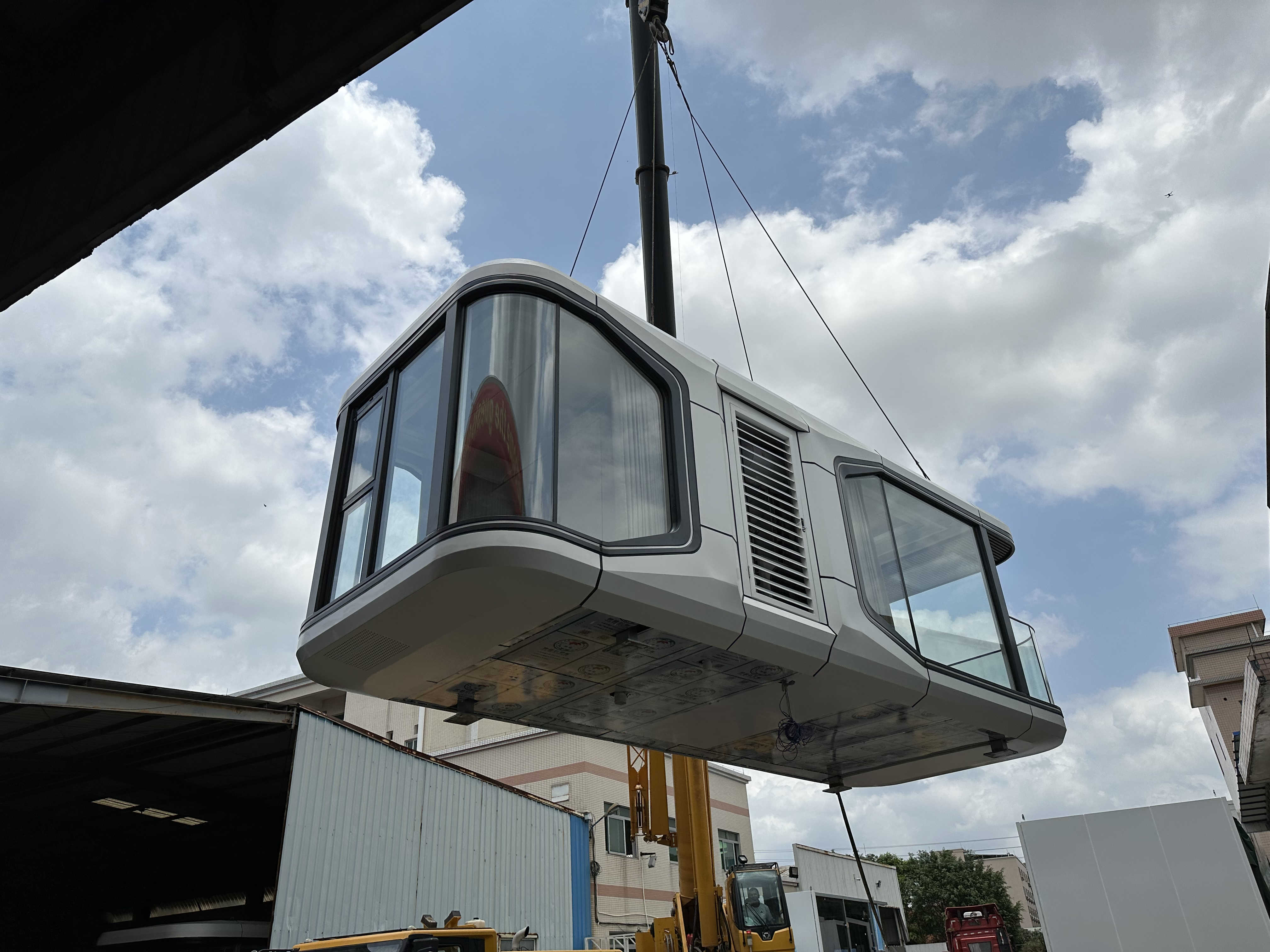How to package the space capsule house?